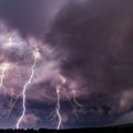 Olujno nevreme u Rumuniji pogodilo Konstancu, ne rade škole, obustavljen javni prevoz