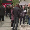 Nastavljena blokada Pete gimnazije, roditelji traže hitnu intervenciju Evropske komisije zbog „nasilja režima“