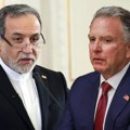 Pregovori Irana i Amerike bili na ivici tuče! Napet sukob Aragčija i Vitkofa skoro prerastao u fizički obračun! Neslaganje oko…