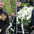 Vujošević sahranjen uz Balaševićeve stihove: Kovčeg spustili njegovi asovi Partizana