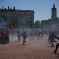 "Ulični ratovi" u svetskim gradovima: Protesti eskalirali, policija upotrebila silu FOTO/VIDEO