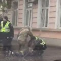 Veliki incident u Lavovu: Sukob građana sa ukrajinskom vojskom zbog nasilne mobilizacije