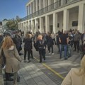 Otpušteni radnici iz pokrajinske administracije traže povratak na posao