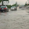 Vozači ostali bez tablica: Voda tokom potopa u Loznici krnjila vozila, ljudi preko društvenih mreža traže izgubljeno