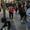 U Iranu uhapšene dve devojke zbog plesa na ulici, slavile Dan žena i iransku Novu godinu: "Ponašanje se kosi sa društvenim…