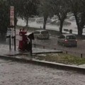 Поплављене улице у српском граду! Небо се отворило, за кратко времре пала огромна количина кише