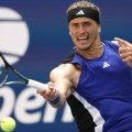 Zverev eliminisao Ečeverija