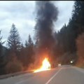 Vatra progutala ceo autobus kod Bubanj Potoka VIDEO