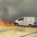 Požar u Smederevu: Buknula vatra u blizini vašara, izgorelo vozilo (video)