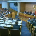 Napeto u Skupštini Crne Gore: Vanredna sednica prekinuta zbog tenzija i incidenata
