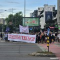 VIDEO: Kordon policije razdvajao dve grupe kod Novosadskog sajma, jedan muškarac povređen