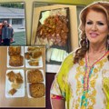 Ćana uletela na Tašmajdan sa oldtajmerom! Pevačica ponovo oduševila javnost, a da vidite tek domaćinsko posluženje (foto/video)…