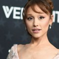 Ariana Grande objavila osmi studijski album „petal“