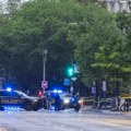 Muškarac nasumično pucao na automobile: Ranjene majka i ćerka, policija otvorila vatru