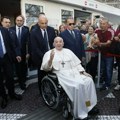 Papa napustio bolnicu posle devet dana, hirurg kaže da je bolje nego pre operacije i da je jači