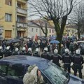 Protest na Cetinju zbog Andrije Mandića: Jajima gađano vozilo u kom je bio Vučurović, uvrede za Abazovića i Bečića