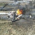 Voz iskočio iz šina, pa se zapalio: Zbog havarije na pruzi zatvoren put, istraga u toku (foto)