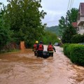 Satima spasavali ljude, domaćinstva i životinje Bujica u Svrljigu poplavila 40 kuća, spasioci MUP stabilizovali situaciju…