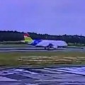 Drama na aerodromu Avion "oduvao" pistu (video)