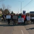 „Seljak hrani, student slobodu brani“: Pešači iz Niša dočekani kao oslobodioci u Merošini, uz posluženje, aplauze i…