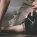 Određen pritvor muškarcu (38) koji je pretio i zlostavljao bivšu partnerku (20) Oglasilo se Tužilaštvo