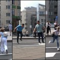 „Ovo je bruka i sramota“: Snimak građana koji padaju i lome se na renoviranom Šapićevom pešačkom prelazu nije smešan, tužan je…