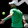 Đoković pokazao ko je gazda na Australijan openu: Preslišao Italijana i pored sporne odluke organizatora