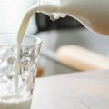(Foto, video) Gumeno mleko iz tetrapaka izazvalo paniku među potrošačima Jezivi snimci i svedočenja preplavili mreže