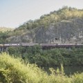 "Pruga smrti" iz čuvenog filma izronila iz isušenog jezera posle 42 godine
