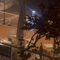 Dramatični snimci sa Rodosa: Bujica odnela automobil u more, mladić (25) nije uspeo da se spase