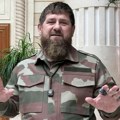 Kadirov se oglasio nakon glasina da se nalazi u komi: Lider Čečenije prošetao posle večere i poslao kratku poruku (video)