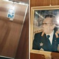 „I ja sam video Tita Maršala, legendu tu…“ Istog dana kada je predsednik Srbije posetio Niš, „osvanula“ slika Tita…