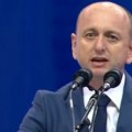 Kneževićev šou u Skupštini: "Zakleo bih se da je Edin Kolarević izdao svog ujaka Mila glasajući Vučića" (video)