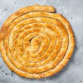 U pekari u BiH prodavali juneći burek sa tragovima svinjetine