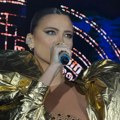 Milica napravila spektakl u Skoplju uz tapane: Popela se na tradicionalni makedonski instrument u potpeticama