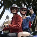 Glavobolje za tim serije "Emili u Parizu" zbog novog pape: Produkcija prekinula snimanje Netflixovog hita