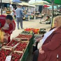 Jagode krupne, trešnje papreno skupe – pijačna slika iz Čačka