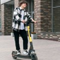 Teške povrede zadobije oko 1.600 ljudi godišnje: Finska zabranila korišćenje električnih skutera deci mlađoj od 15 godina