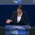 Evroposlanica poručila Vučiću: Istinski vođa ne ućutkuje svoj narod, već im pruža slobodne izbore