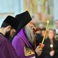 Patrijarh Porfirije služio parastos stradalima u nesreći u Novom Sadu, prisustvovao i Vučić
