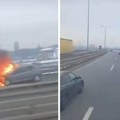Vatra "guta" auto u Beogradu: Dramatičan prizor na putu za Novi Sad (video)