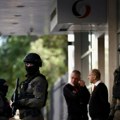 Opsadno stanje u Podgorici: Policija opkolila zgradu u kojoj živi brat Mila Đukanovića (foto)