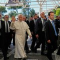 (Foto) Papa Lav XIV uspešno operisan u rimskoj bolnici Đemeli: Uklonjen deo desnog plućnog krila