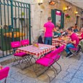 Beograđanin otišao na odmor u Dubrovnik i poručio kafu u samom srcu grada – o potezu konobara bruje i hrvatske mreže