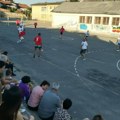 Igrali fudbal u znak sećanja na Cocketa: U Vranju održana humanitarna utakmica, novac prikupljen za lečenje sugrađanke