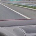 Mogao je da pogine Jeziv snimak, muškarac uradio nešto nedopustivo na auto-putu (VIDEO)