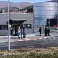 Prve slike ispred fabrike u Aleksincu nakon novog trovanja: Za 24 sata otrovan 161 radnik: Fabrika evakuisana, vatrogasci i…