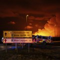 Нова ерупција вулкана на Исланду: Лава стигла до одбрамбених зидова, проглашена ванредна ситуација