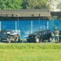 Vozila potpuno smrskana, vatrogasci-spasioci izvlače povređene: Sravičan čeoni sudar dva vozila kod Sevojna, potom oboren i…