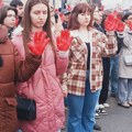 „Hvala vam što osvetljavate budućnost!“: U Gadžinom Hanu prvi skup podrške studentskom protestu